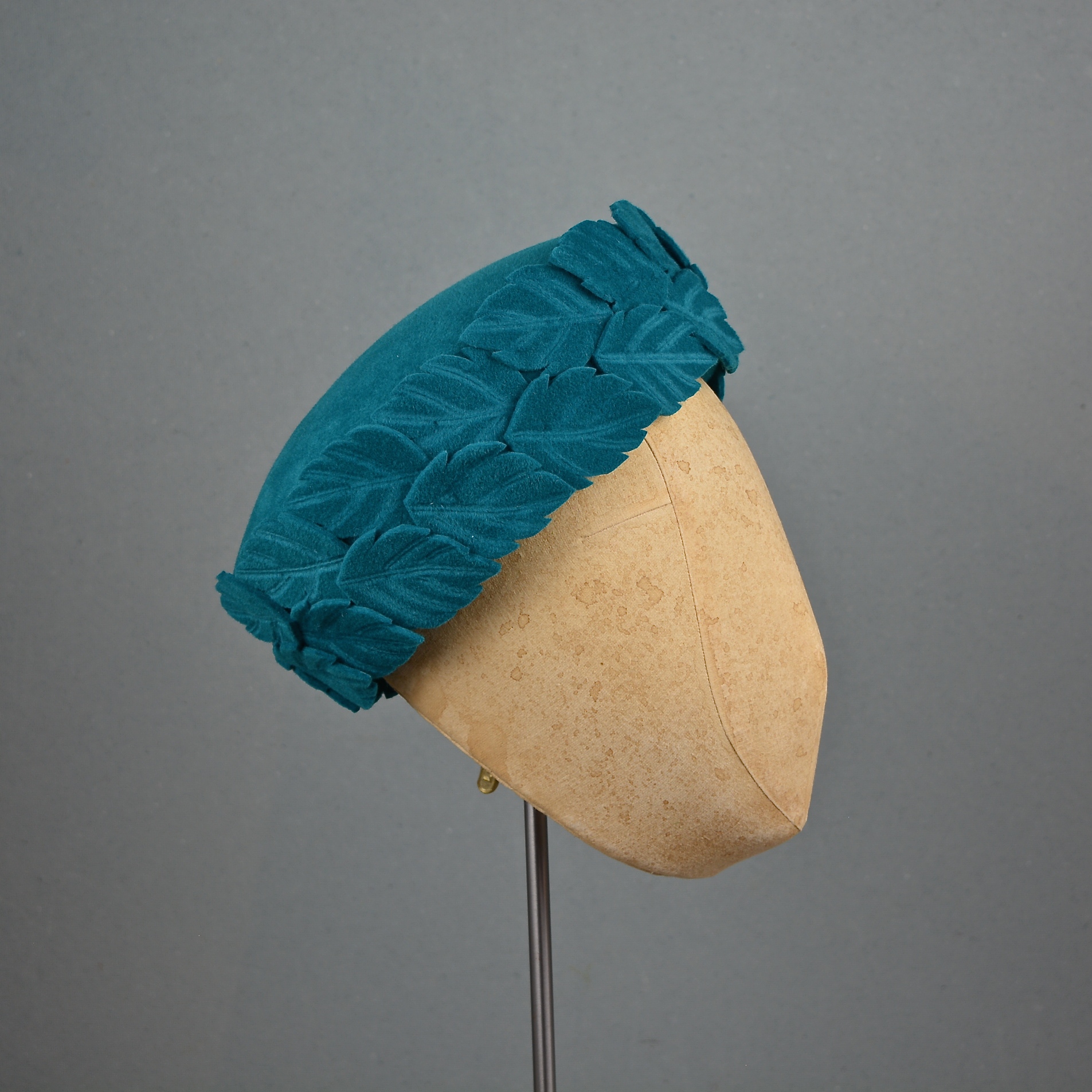Stella Pillbox in Petrol Felt